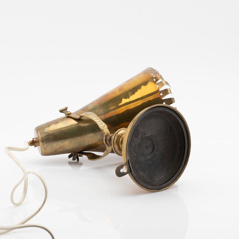 Wall lamp, brass, first half of the 20th century.