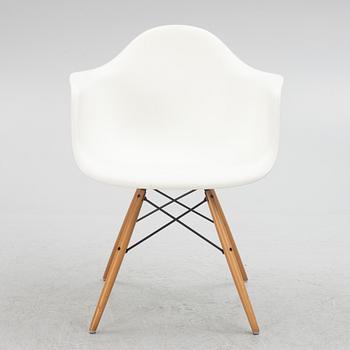 Charles & Ray Eames, karmstol, "Plastic Armchair", Vitra, 2013.