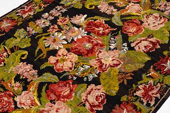 A Bessarabian Kelim carpet, c. 315 x 205 cm.