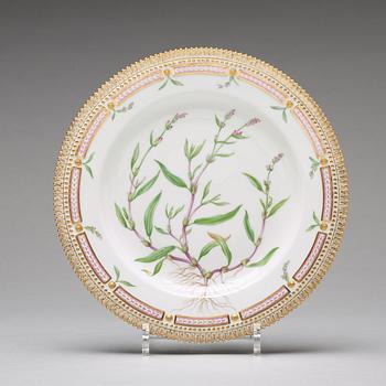 A set of 12 Royal Copenhagen "Flora Danica" dinner dishes, Denmark, 20th Century.