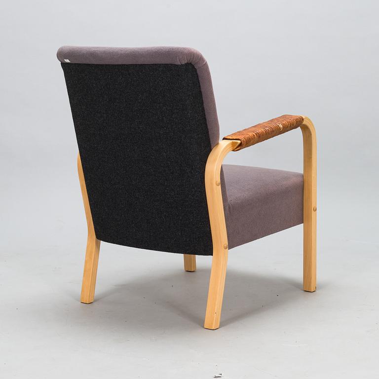 Alvar Aalto, a '47' armchair from the latter half of the 20th century for Artek.