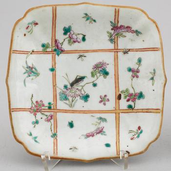 Two famille rose tazzas, late Qing dynasty, circa 1900.