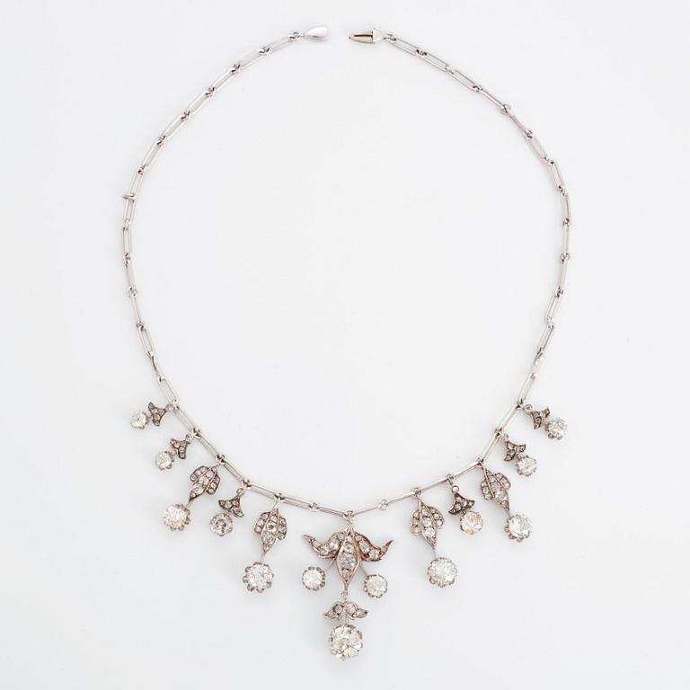 Tiara/Collier Hugo Strömdahl 18K vitguld med gammal- och rosenslipade diamanter.
