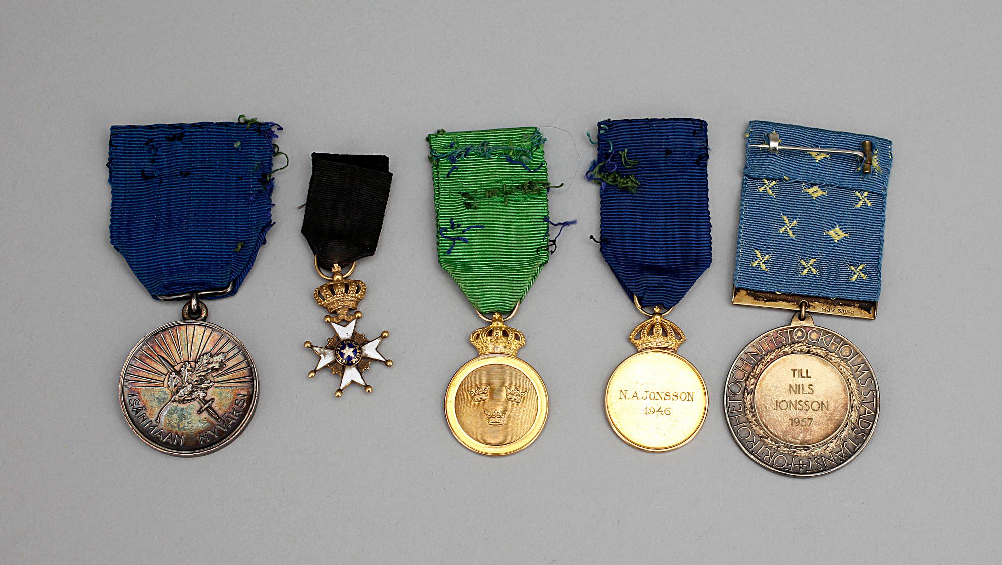 ORDNAR, 5st, bland annat guld, Vasamedaljen, 1900-talets första hälft. Vikt guld ca 23g.