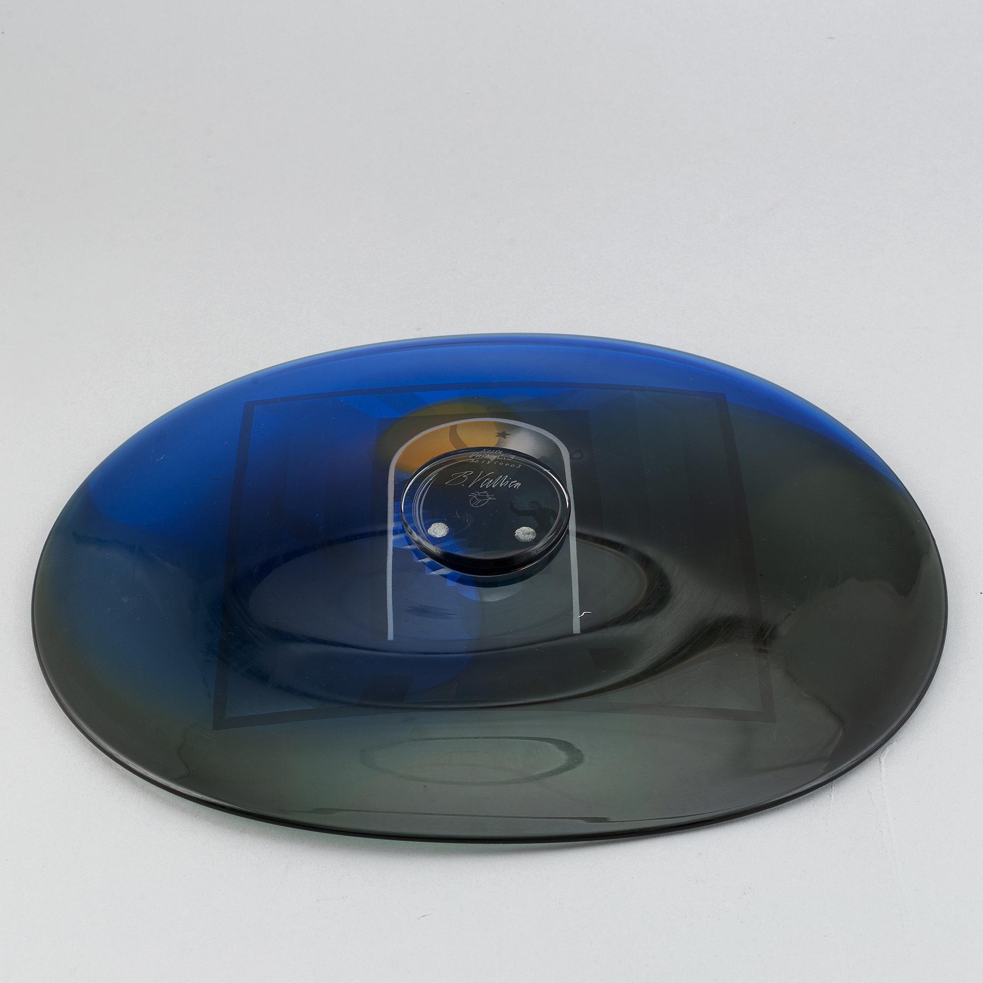 A glass sculpture by Bertil Vallien, Kosta, unique, signed.