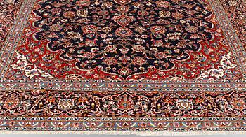 A carpet, Kashan, ca 424 x 304 cm.
