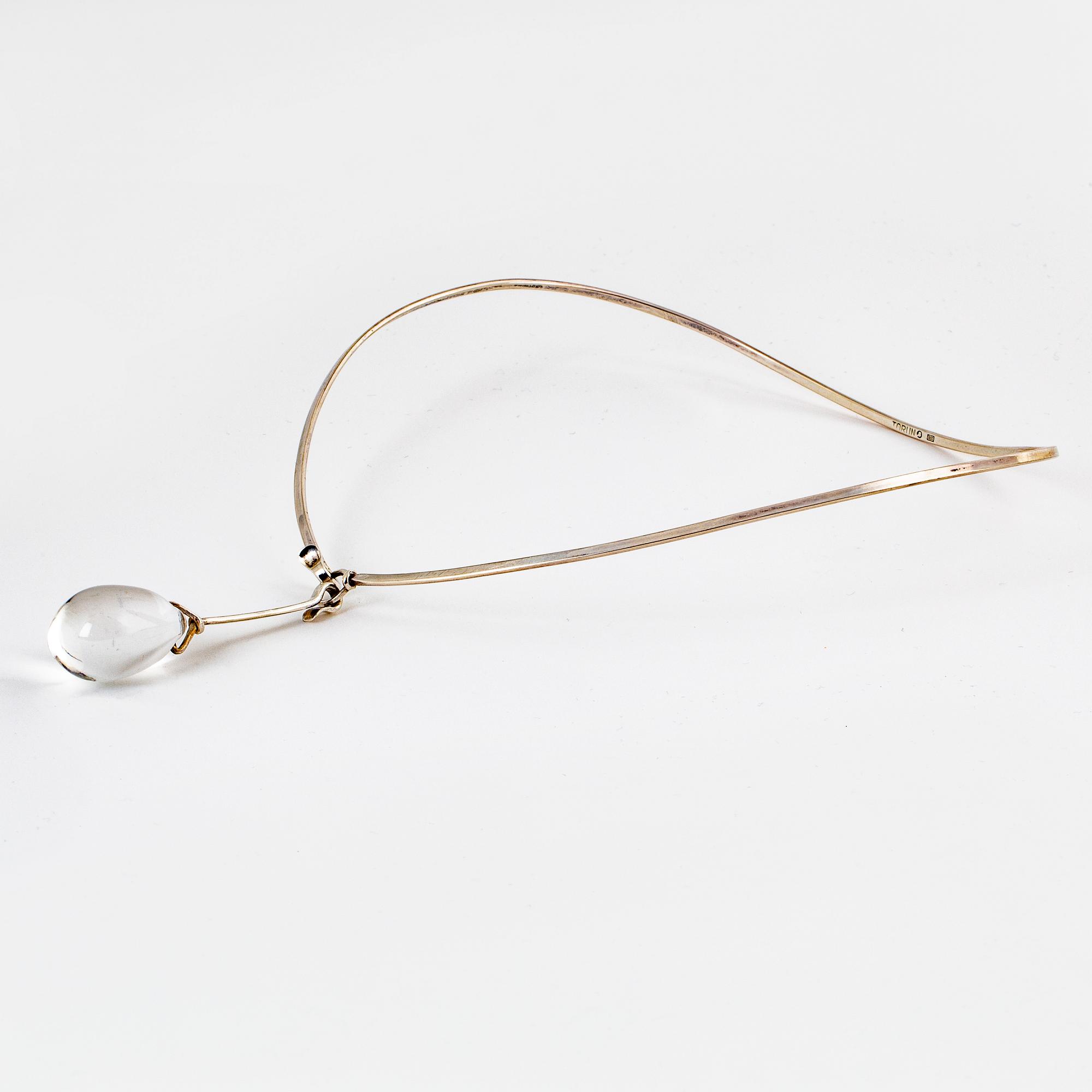Vivianna Torun Bülow-Hübe, halssmycke, egen verkstad, Stockholm, 1964, silver och glas.