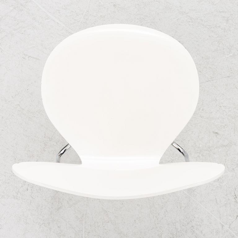 Arne Jacobsen, stolar, 5 st, "Sjuan", Fritz Hansen, Danmark, 1988.