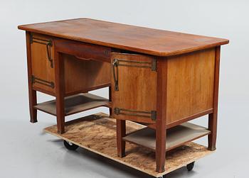 SKRIVBORD, jugend, 1900-talets första kvartal.