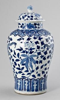 LOCKURNA, porslin, Kina, 1800/1900-tal.