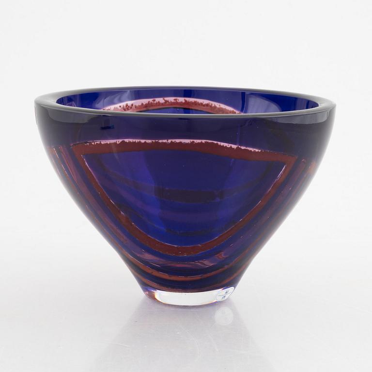 Jan Johansson, a glass bowl, Orrefors 1989.