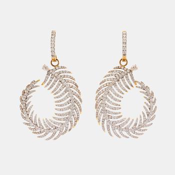 408A. A pair of Ebba Brahe feather earrings.