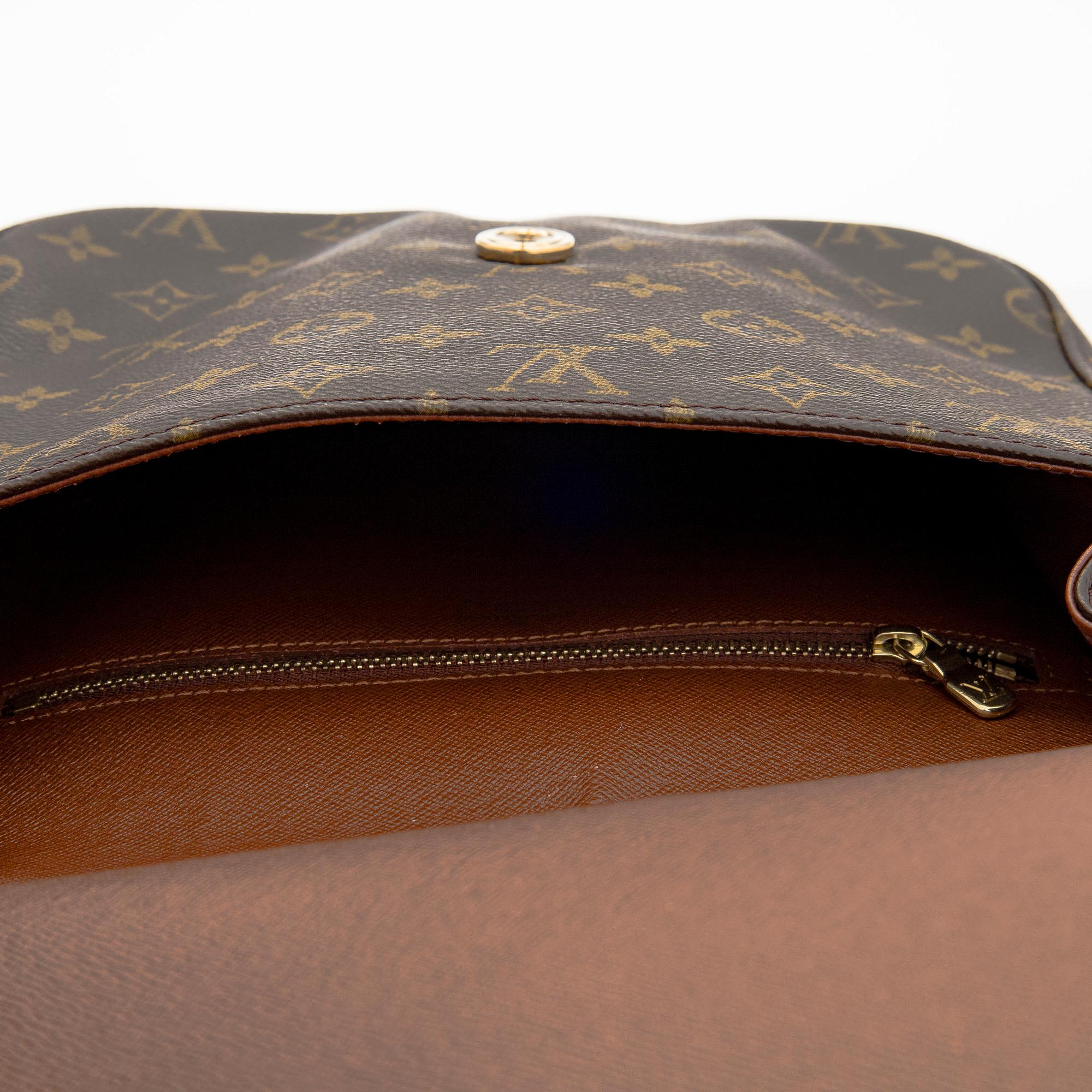 Louis Vuitton, a Monogram Canvas 'Saint-Cloud' bag.
