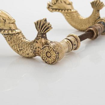 Armas Lindgren, A pair of 1920s brass door handles.