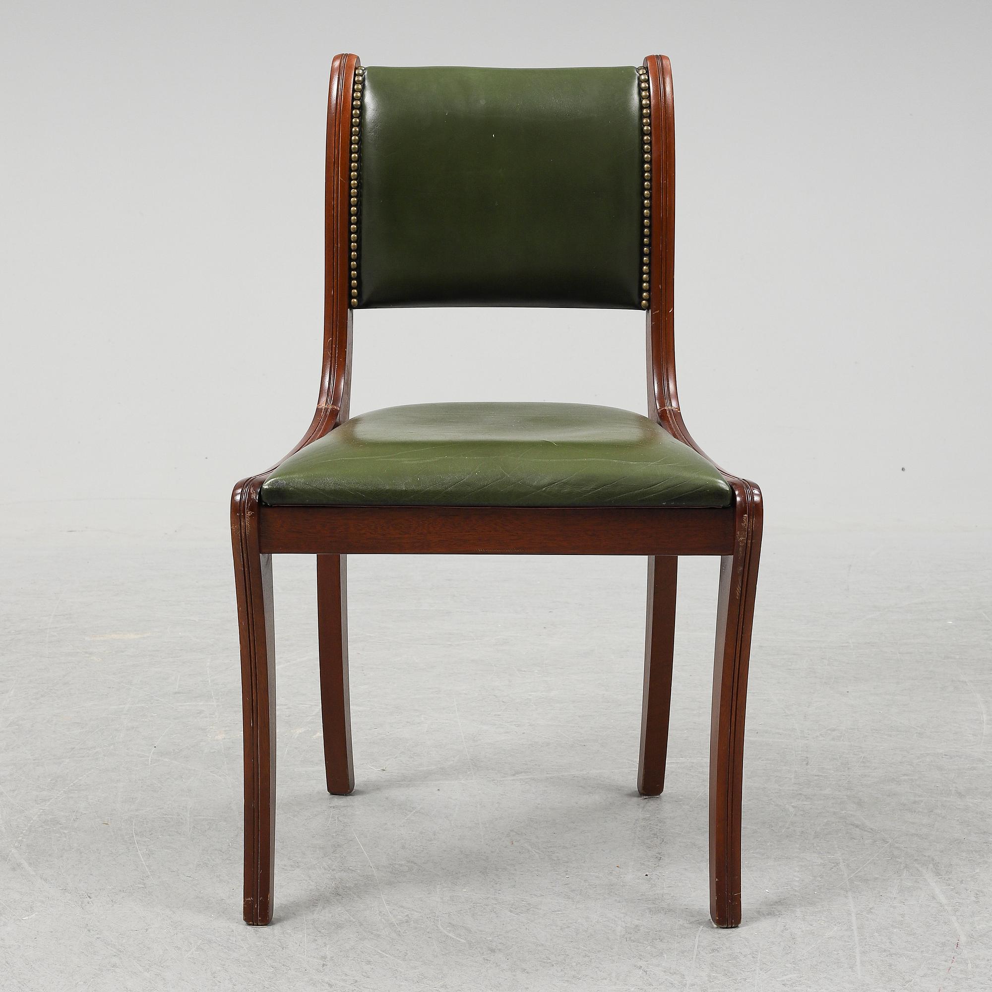 SKRIVBORD OCH STOL, England, 1900-talets slut.