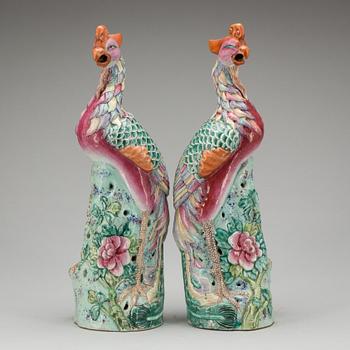 FIGURINER, ett par, porslin. Kina, sen Qing dynasti.