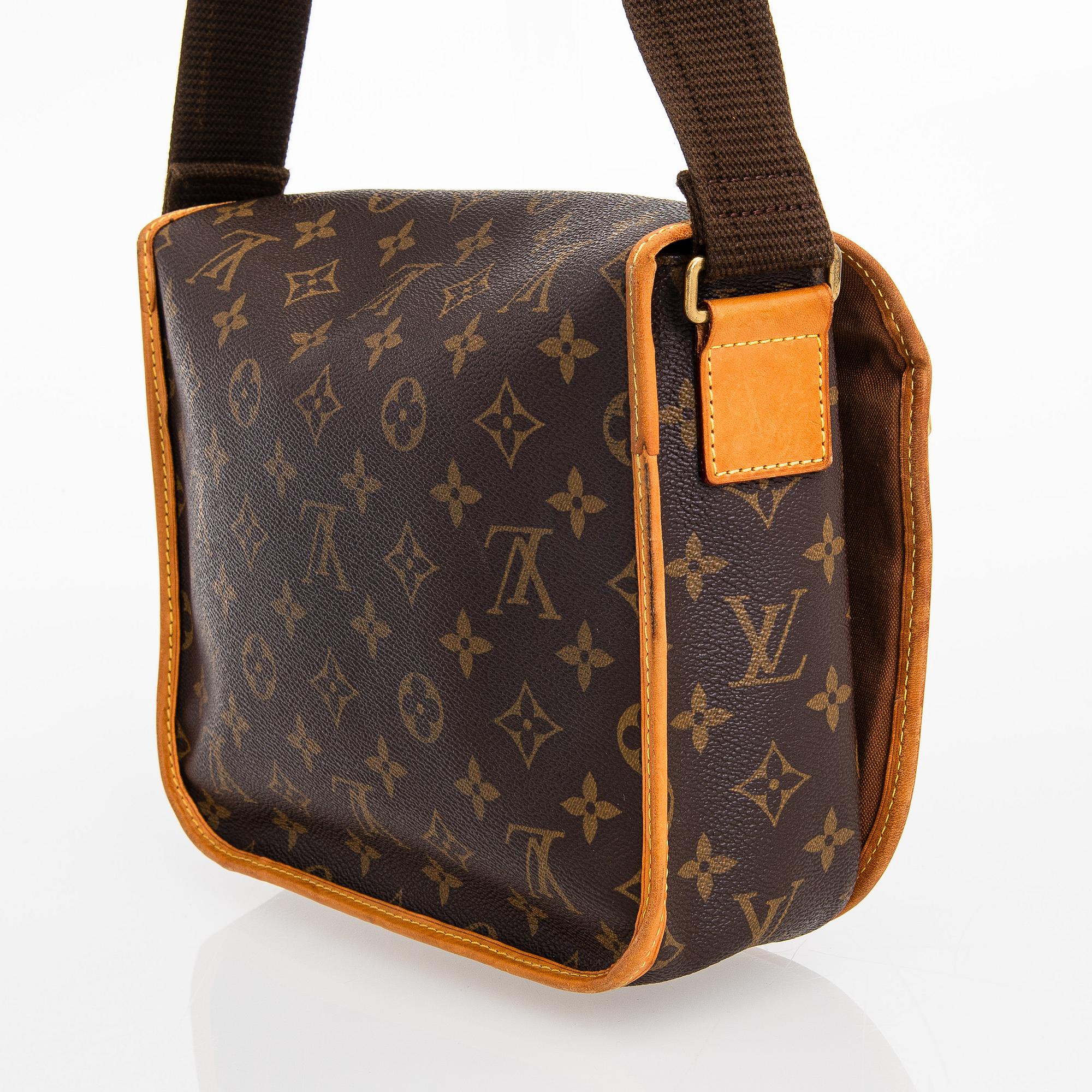 Louis Vuitton, A 'Bosphore Messenger PM' bag.
