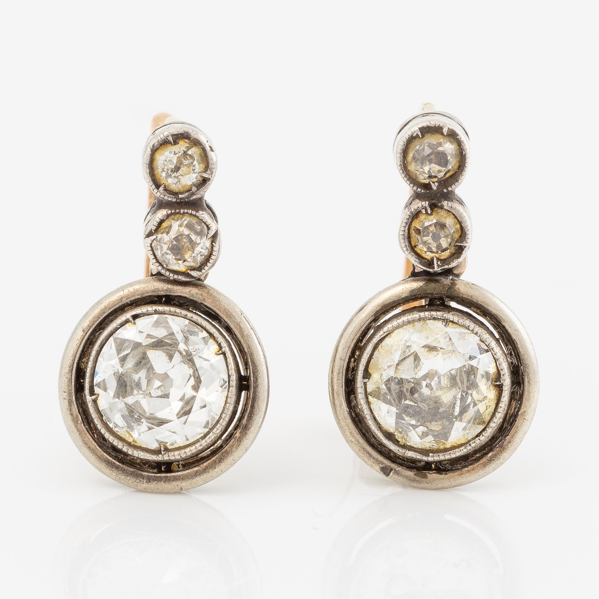 Earrings, a pair, with old-cut diamonds.