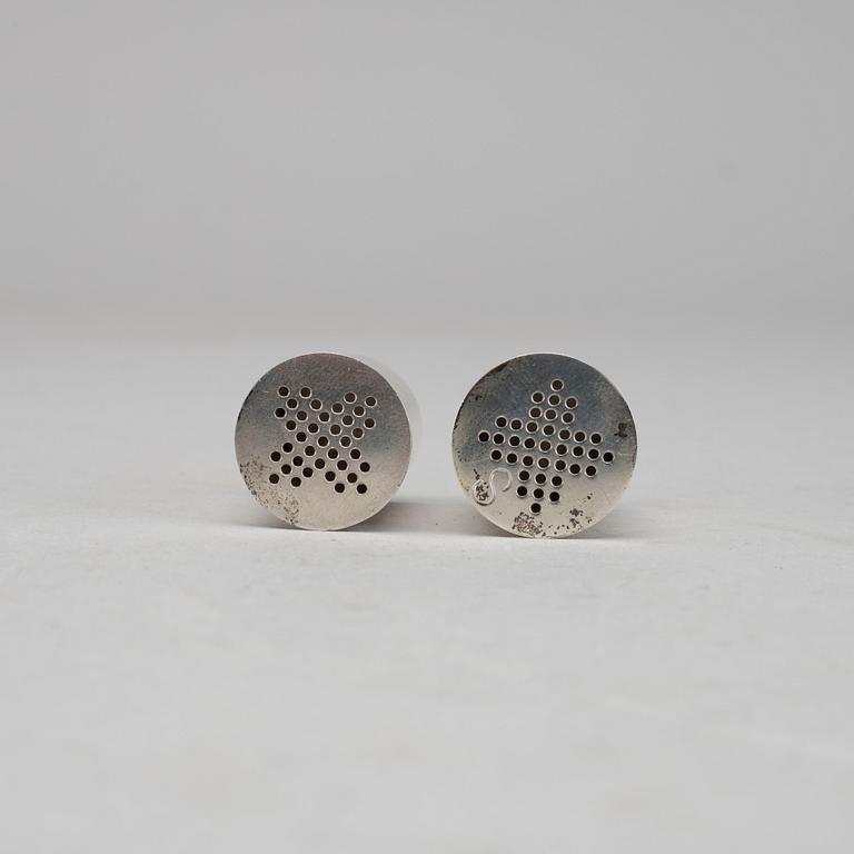 WIWEN NILSSON, silver, ett par, SALT OCH  PEPPARSTRÖARE, Lund, 1960-1961.