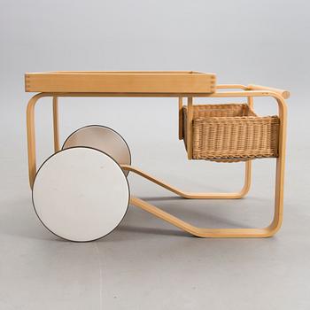 A mid-20th century '900' tea trolley for Artek, Finland.