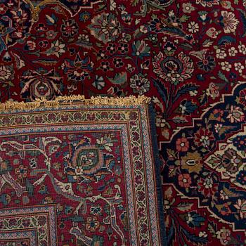 A semiantique Keshan carpet ca 212 x 132 cm.