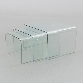GLASS NESTING TABLES.
