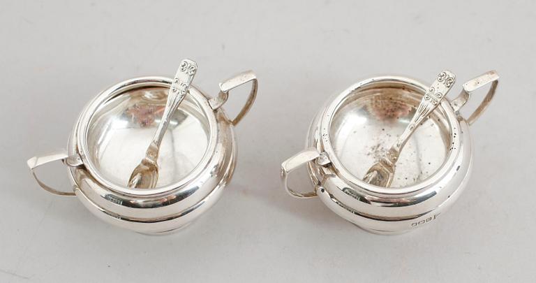 SALTKAR, 1 par, silver, Sheffield 1914. Vikt ca 96 gram.