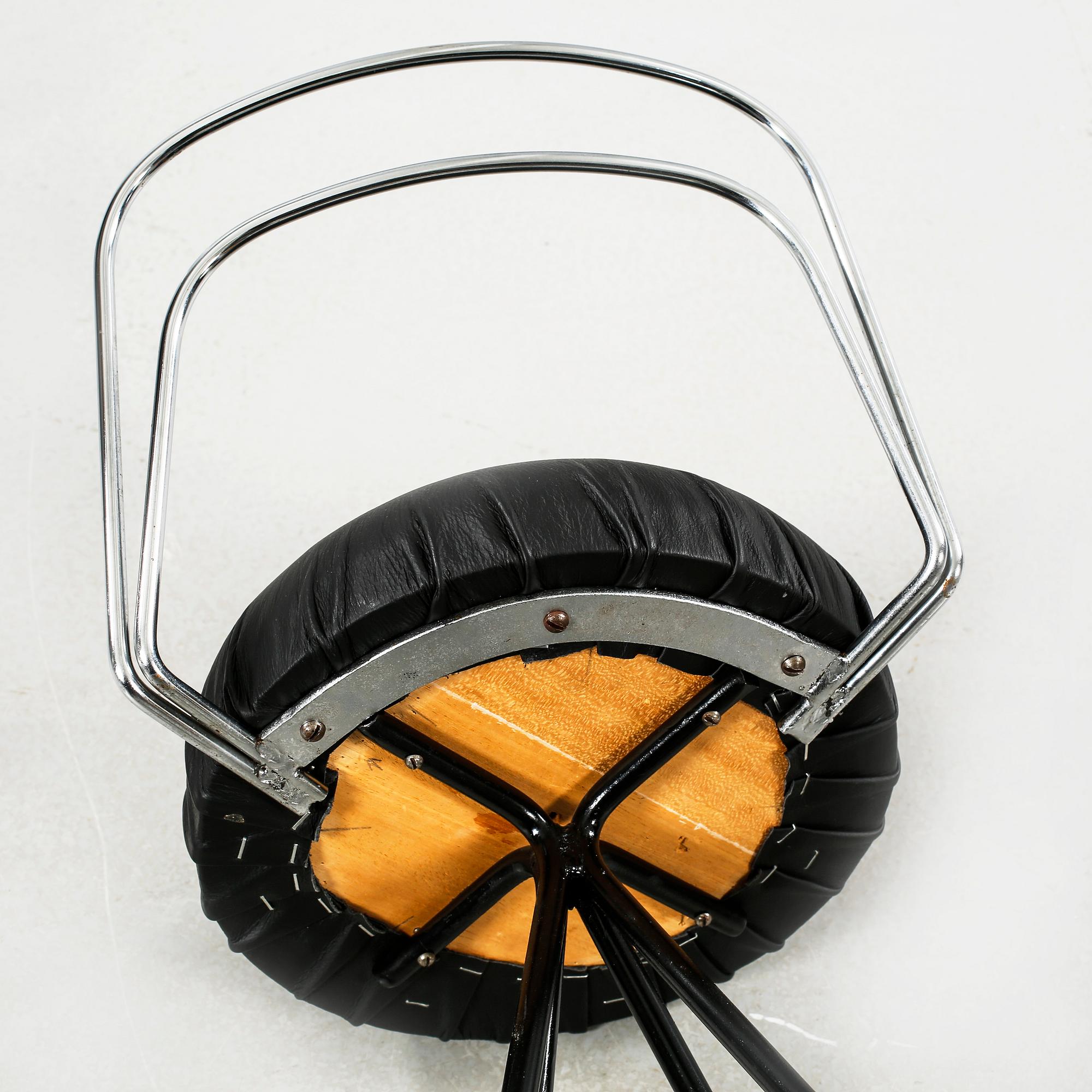 BARDISK samt BARSTOLAR, 3 st, 1950/60-tal.