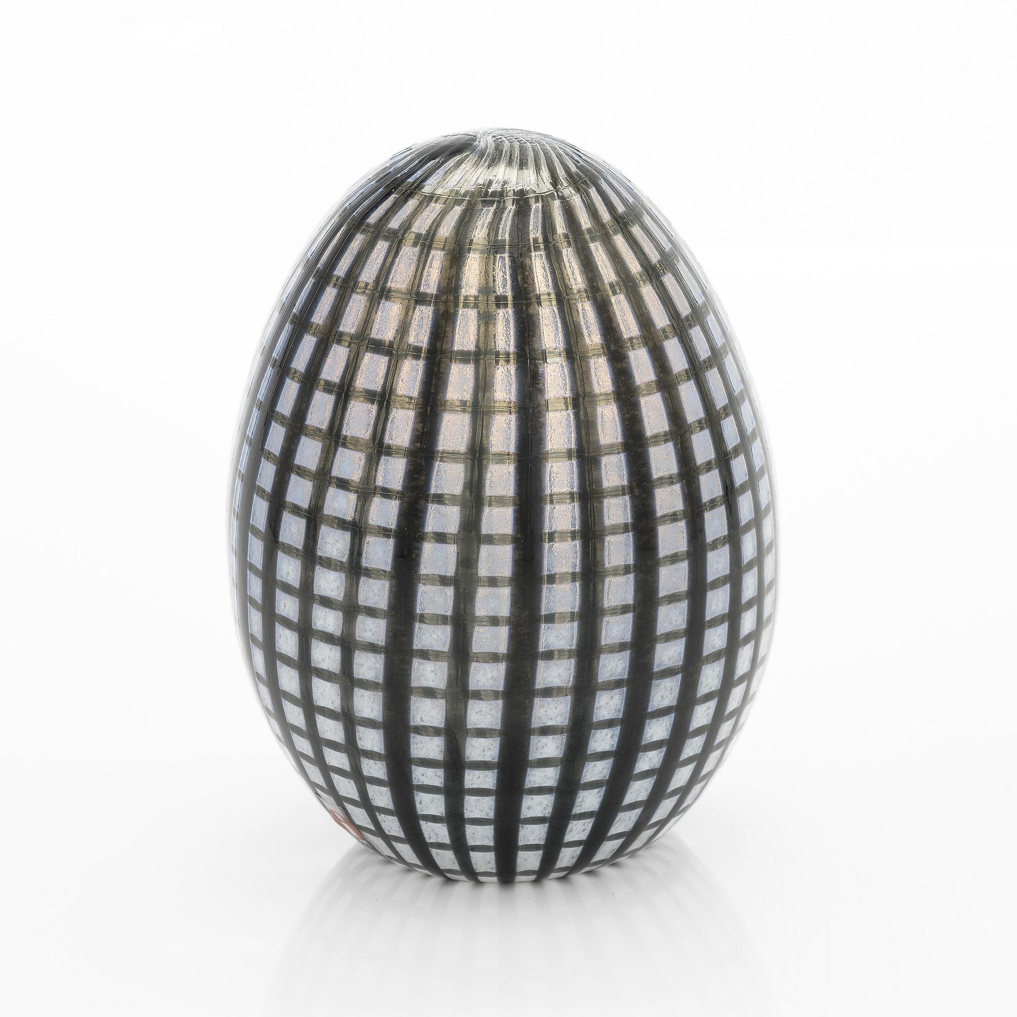 Oiva Toikka, An annual egg, 'Mirella's egg',  signed O. Toikka Nuutajärvi 2012, 65/750.