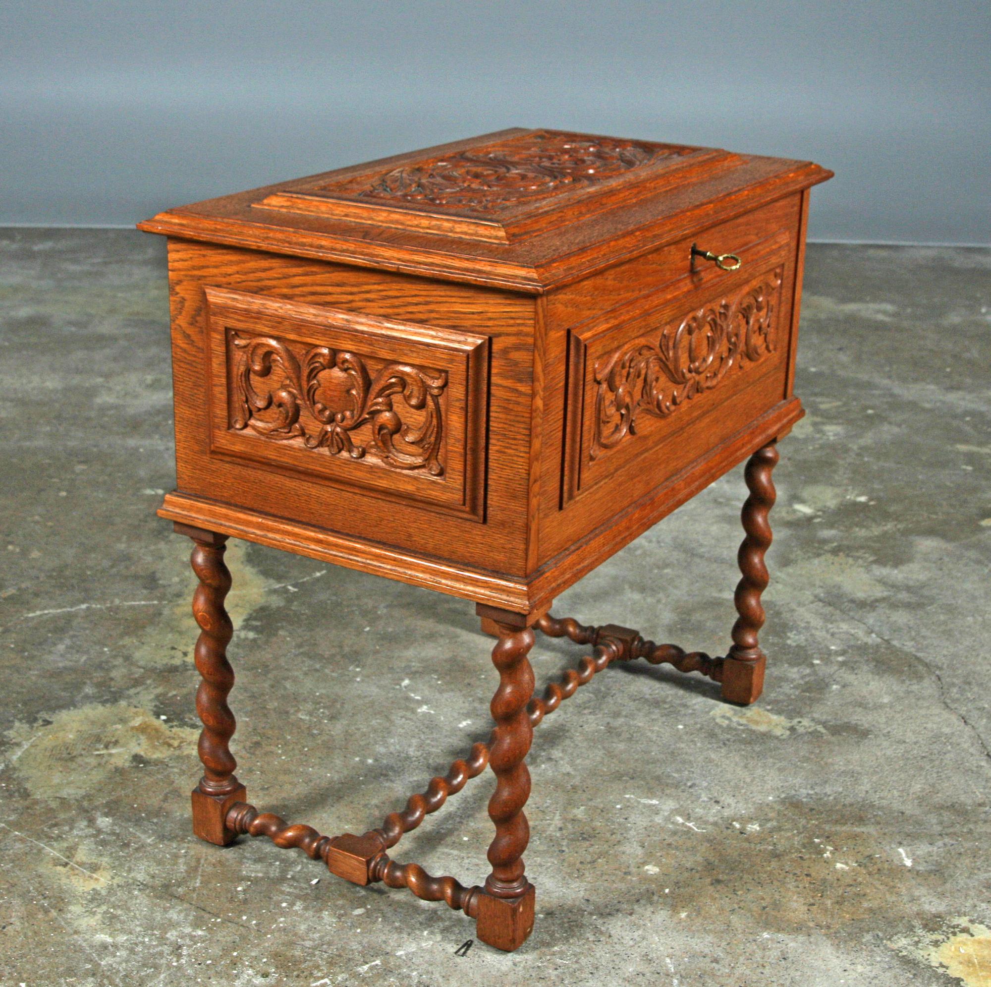 BESTICKSSCHATULL, barockstil, 1900-talets andra hälft.