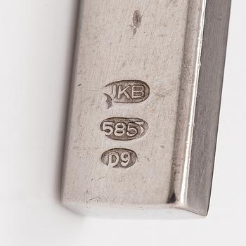 A pair of earrings and a necklace made of 14K white gold with diamonds ca. 4.50 ct in total. JB-Koru Tmi, Espoo 2005.