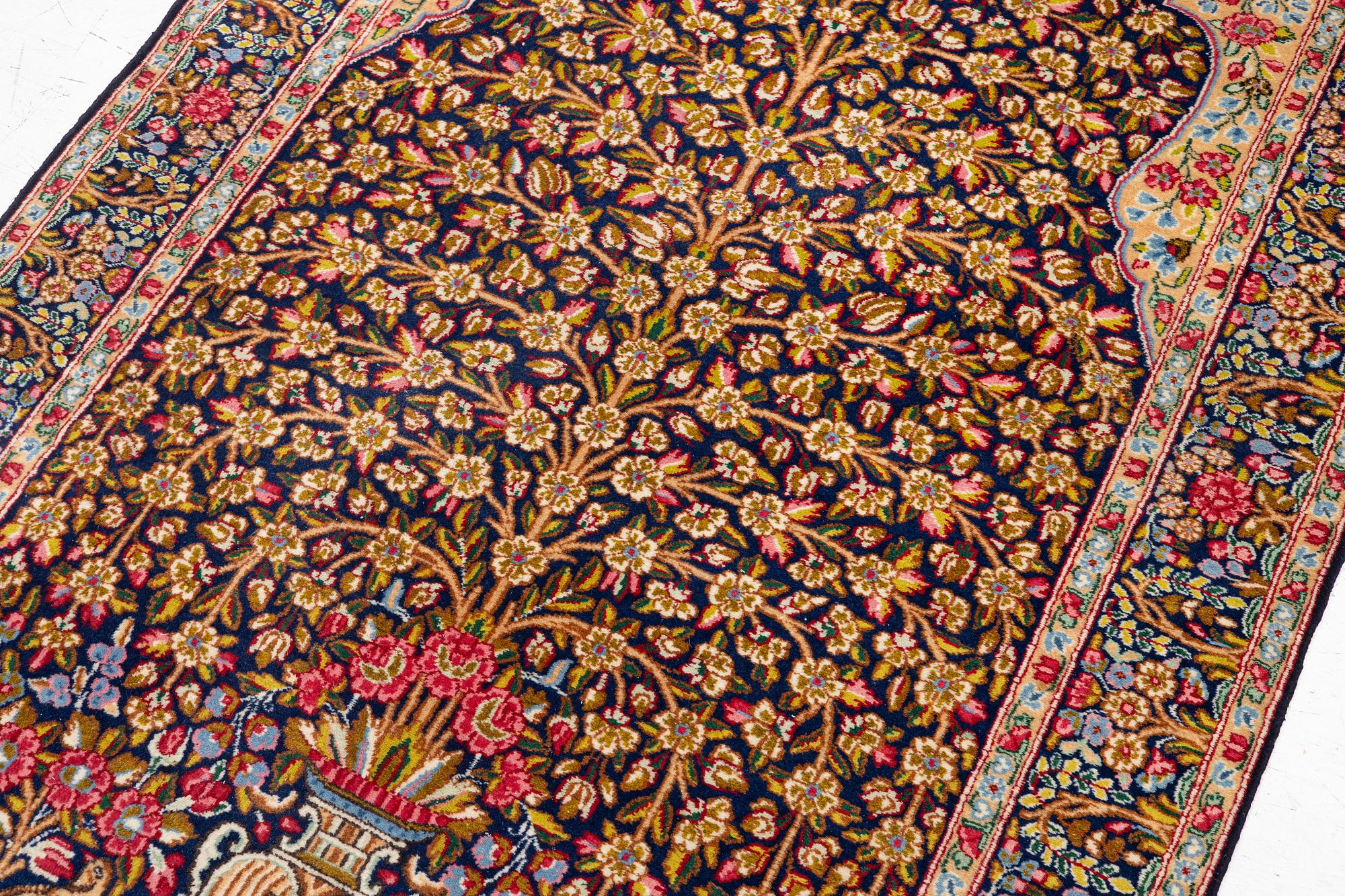 Carpet, Kirman, approx. 210 x 125 cm.