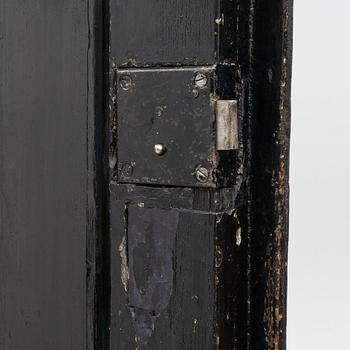 A cabinet, 19th Century.