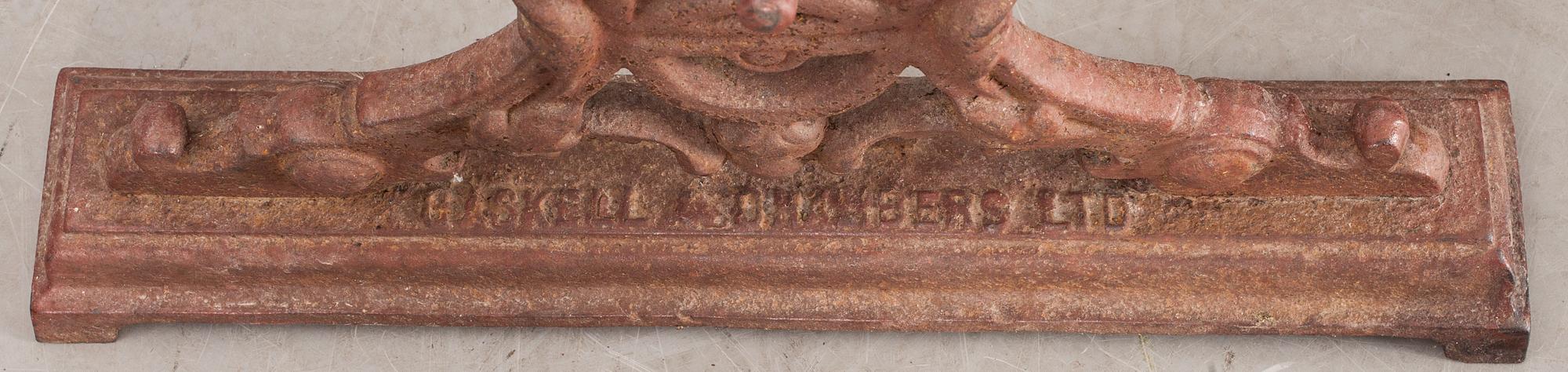 TRÄDGÅRDSBORD, 1800-talets slut, märkt Baskell & Chambers, gjutjärn.