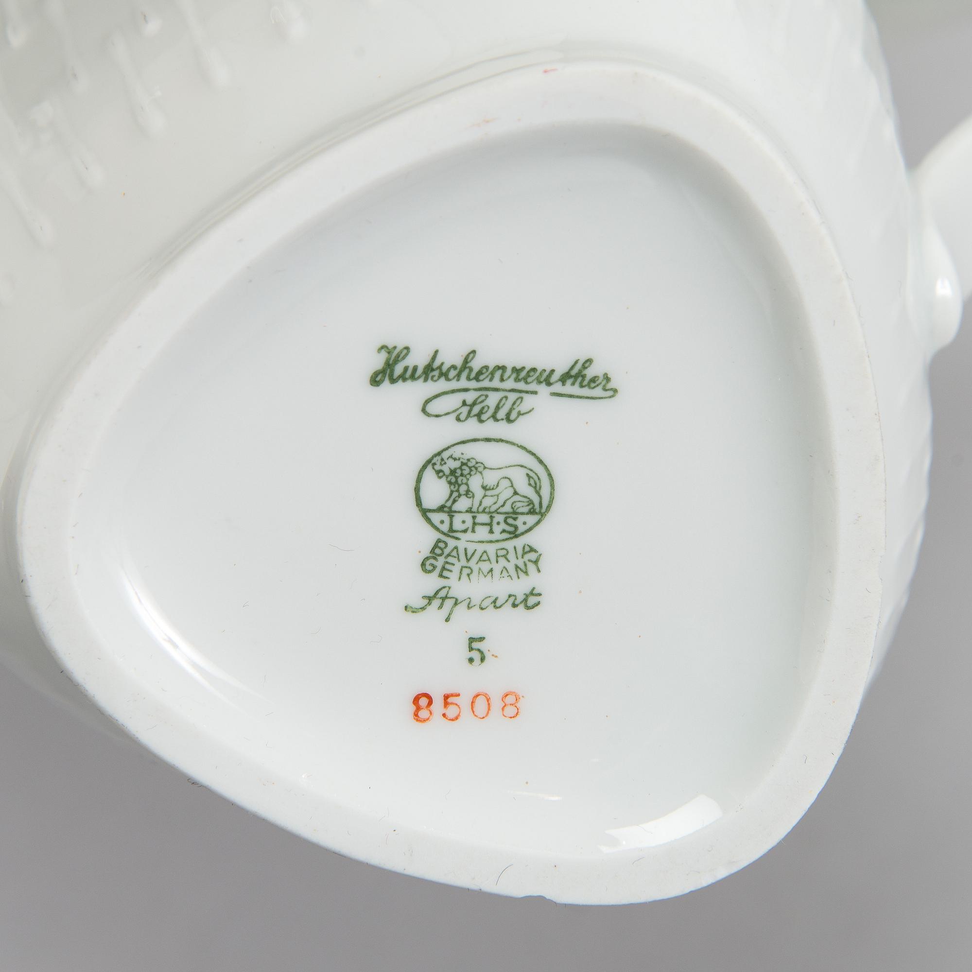 32-piece porcelain dinner service, Hutschenreuther, Germany.