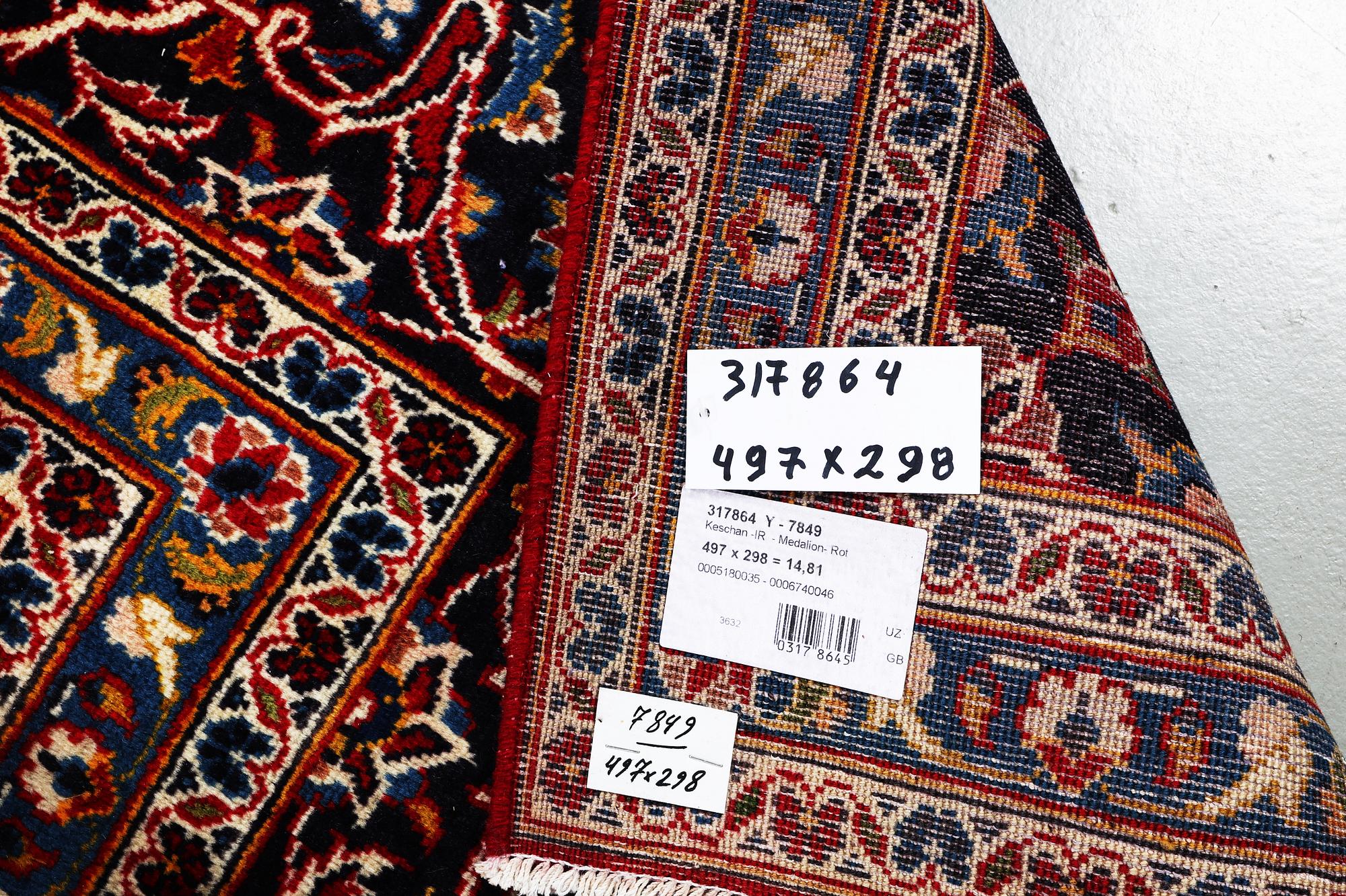 A carpet, Kashan, ca 497 x 298 cm.