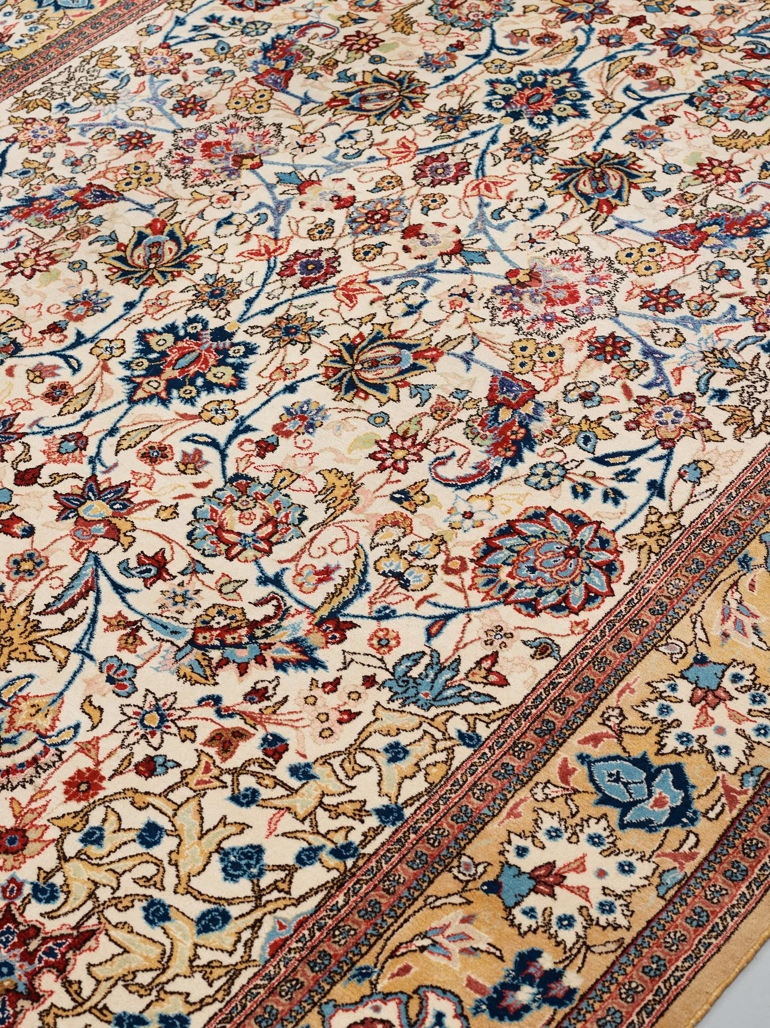 Matto, Old Qum, probably,  ca 357,5 x 218-226,5 cm.