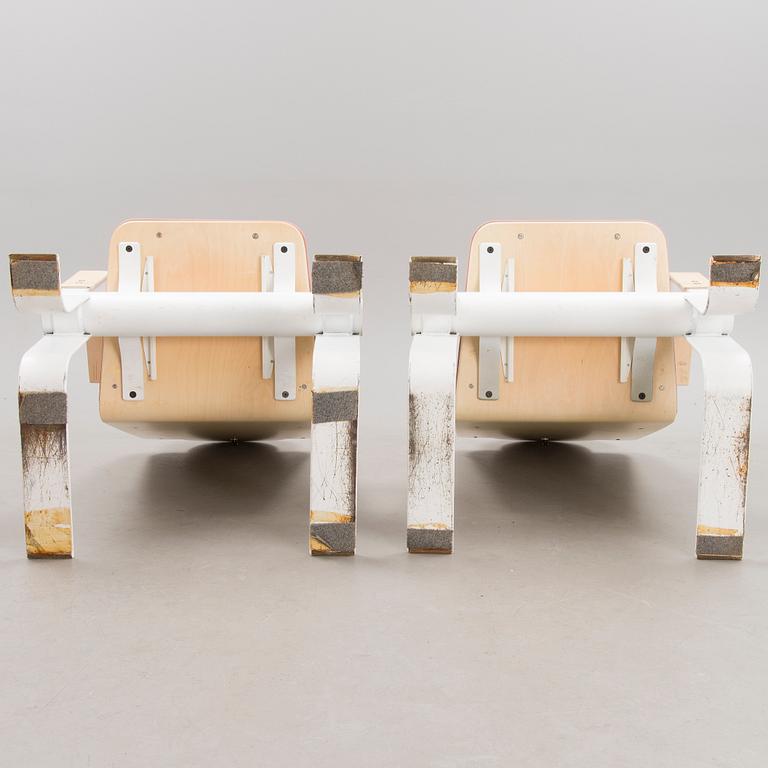 RAILI & REIMA PIETILÄ, a pair of armchairs, Asko 1986.