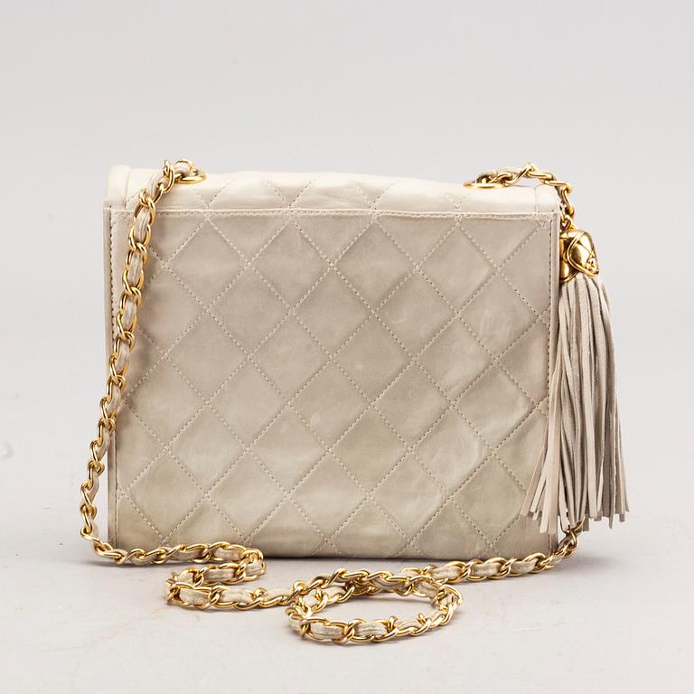 An Chanel shoulder bag.