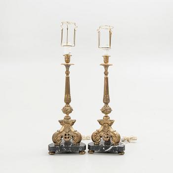 Bordslampor, ett par, Louis XV-stil, Frankrike, 1900-tal.