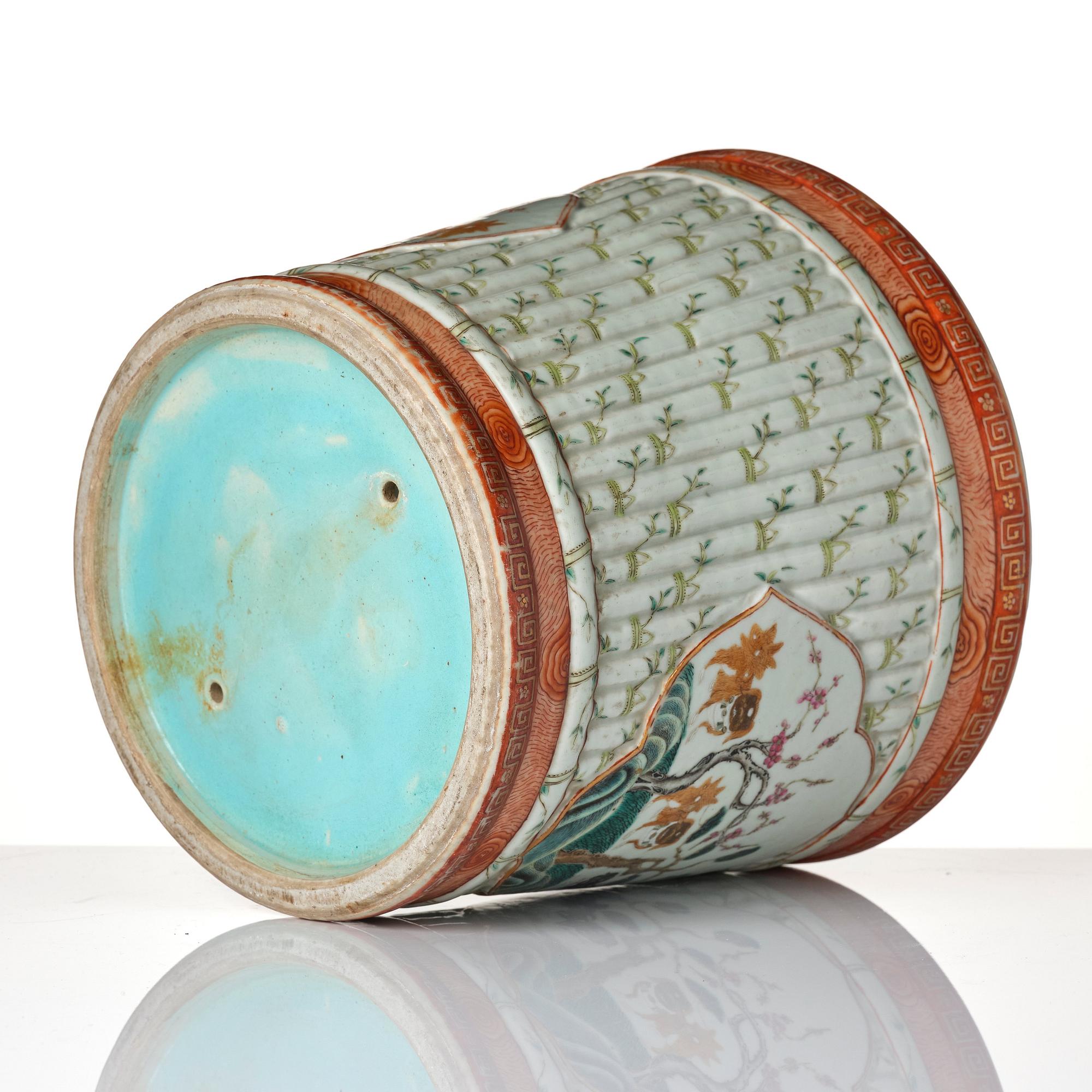 A 'faux-bois' brush pot/flower pot, Qing dynasty.