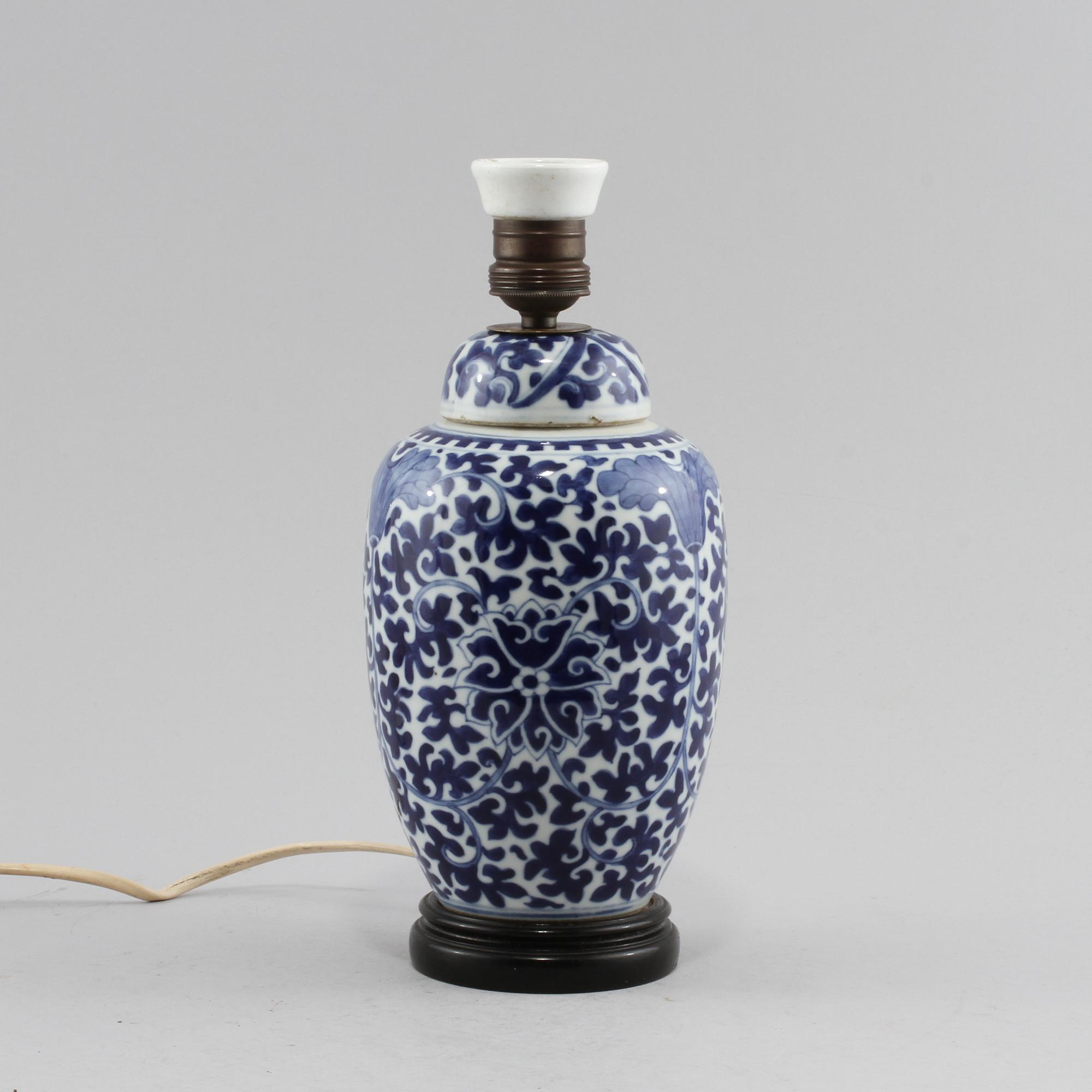 BORDSLAMPA, porslin, Kina, 1800-tal.