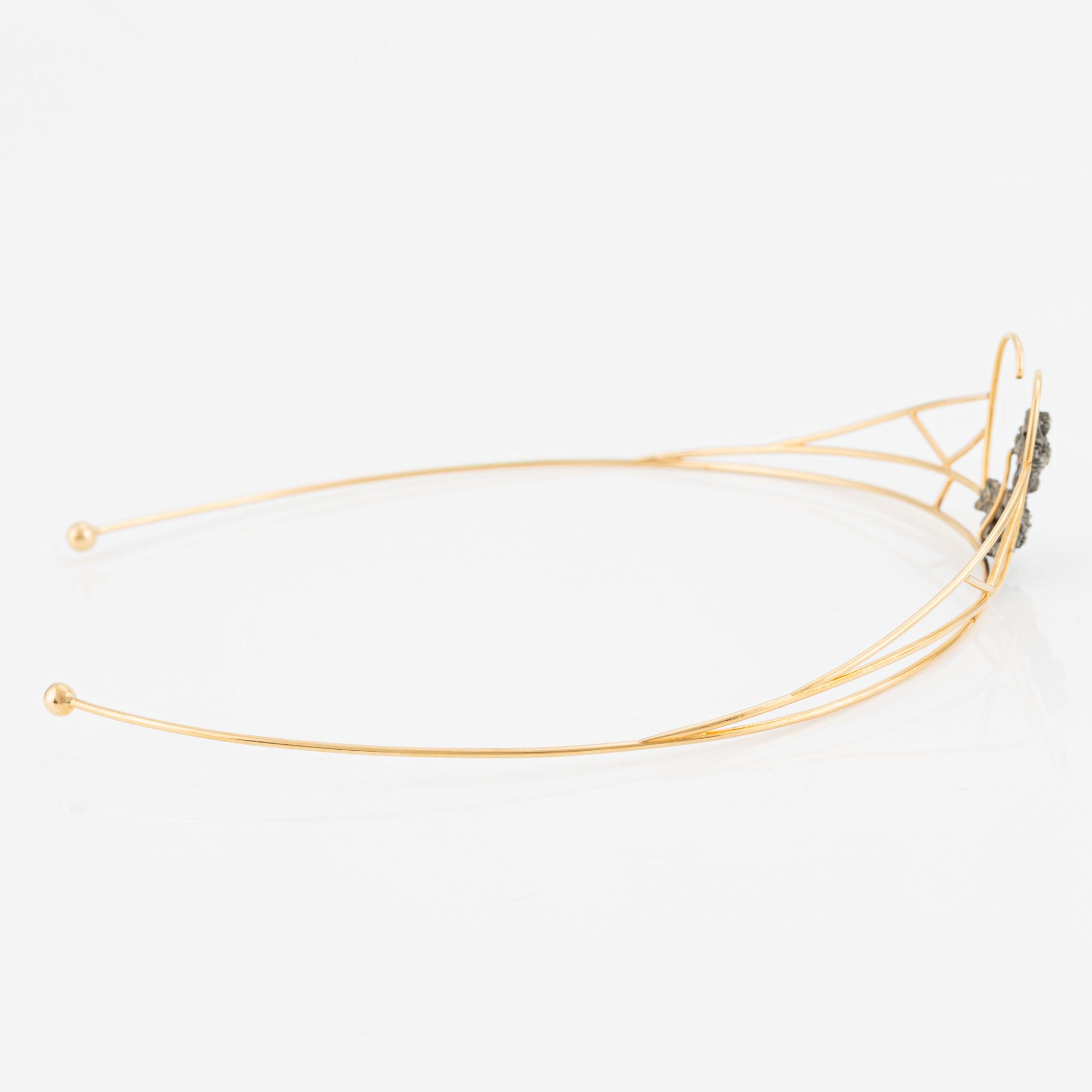 Diadem in 18K gold and silver with rose-cut diamonds.