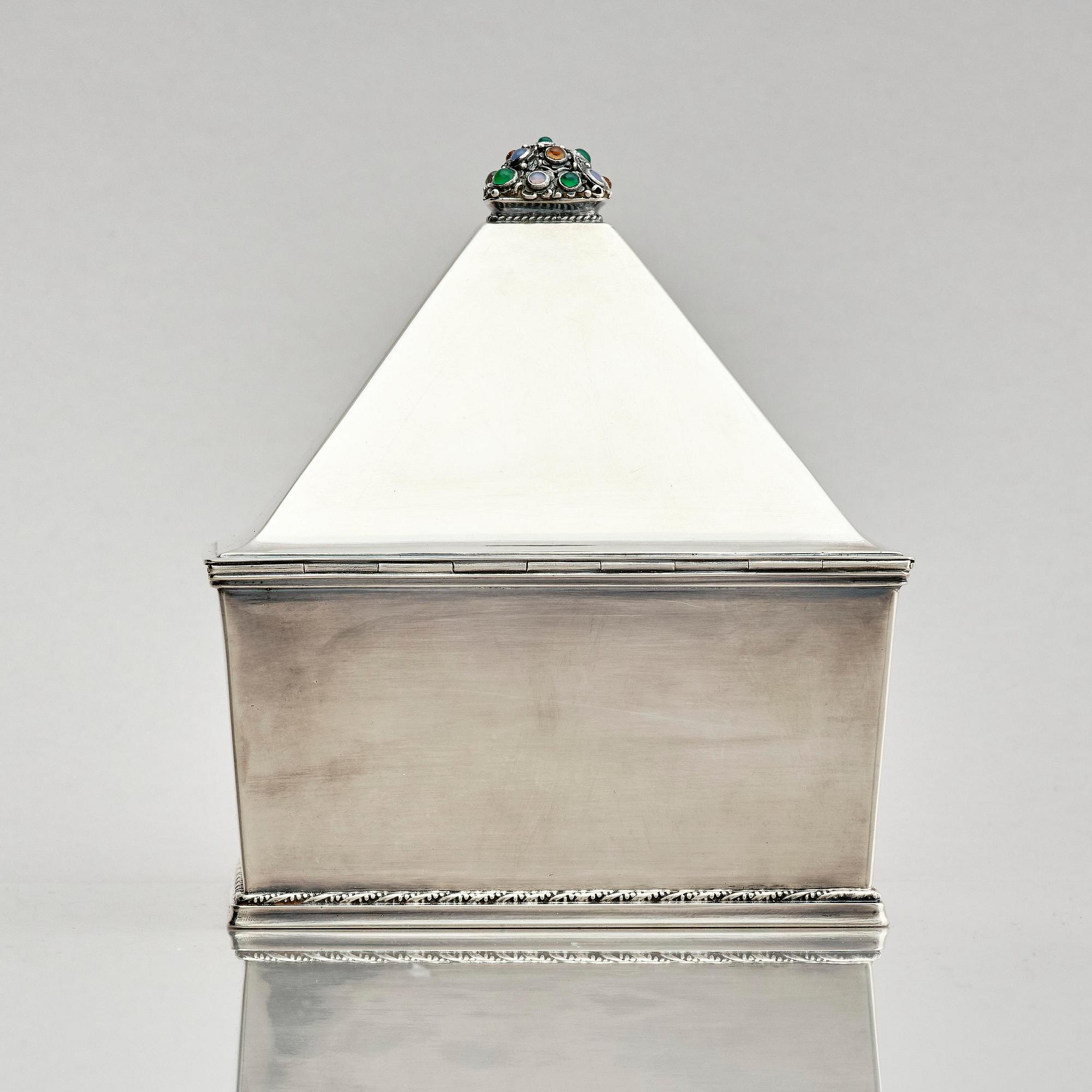 Sven-Arne Gillgren, a sterling silver box, GAB, Stockholm, Sweden 1948.