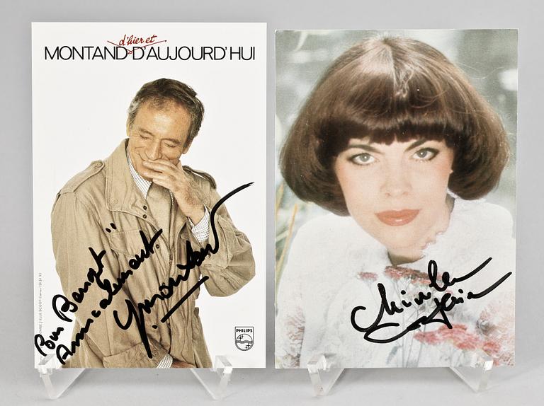 AUTOGRAFER 2 st. Vykort med porträtt av Yves Montand samt Mireille Mathieu.