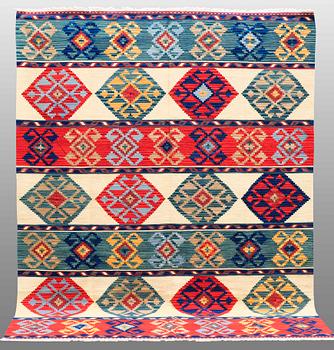 CARPET, Kilim Shiraz, ca 300 x 240 cm.