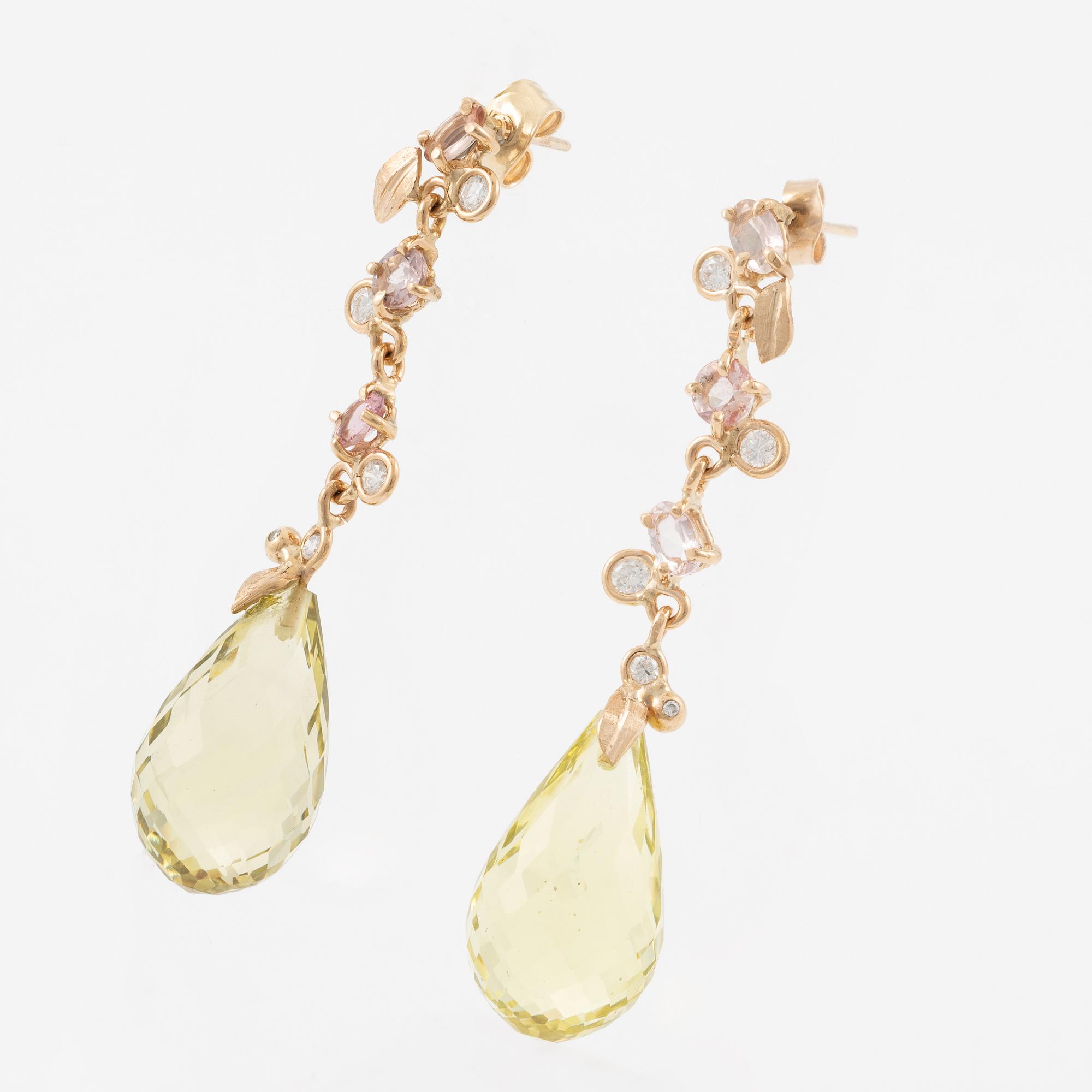 Örhängen, Mandelstam, 18K guld med brioletteslipad limekvarts, briljantslipade diamanter och rosa turmaliner.