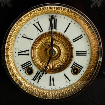 BORDSPENDYL, marmor, 1800-/1900-tal.