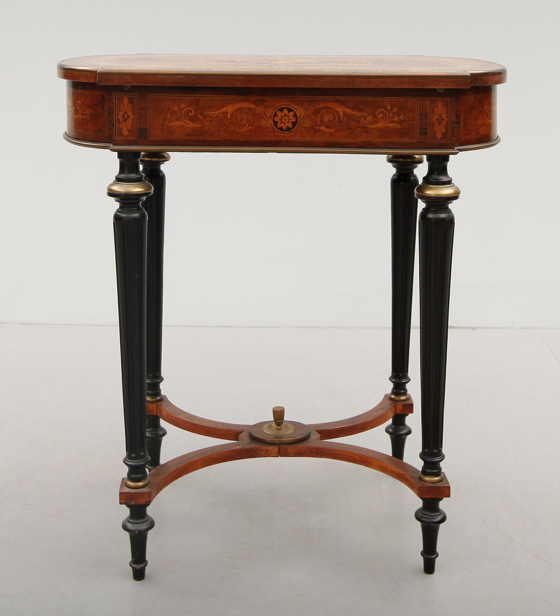 DAMARBETSBORD, Louis XVI-stil, 1800-talets andra hälft.