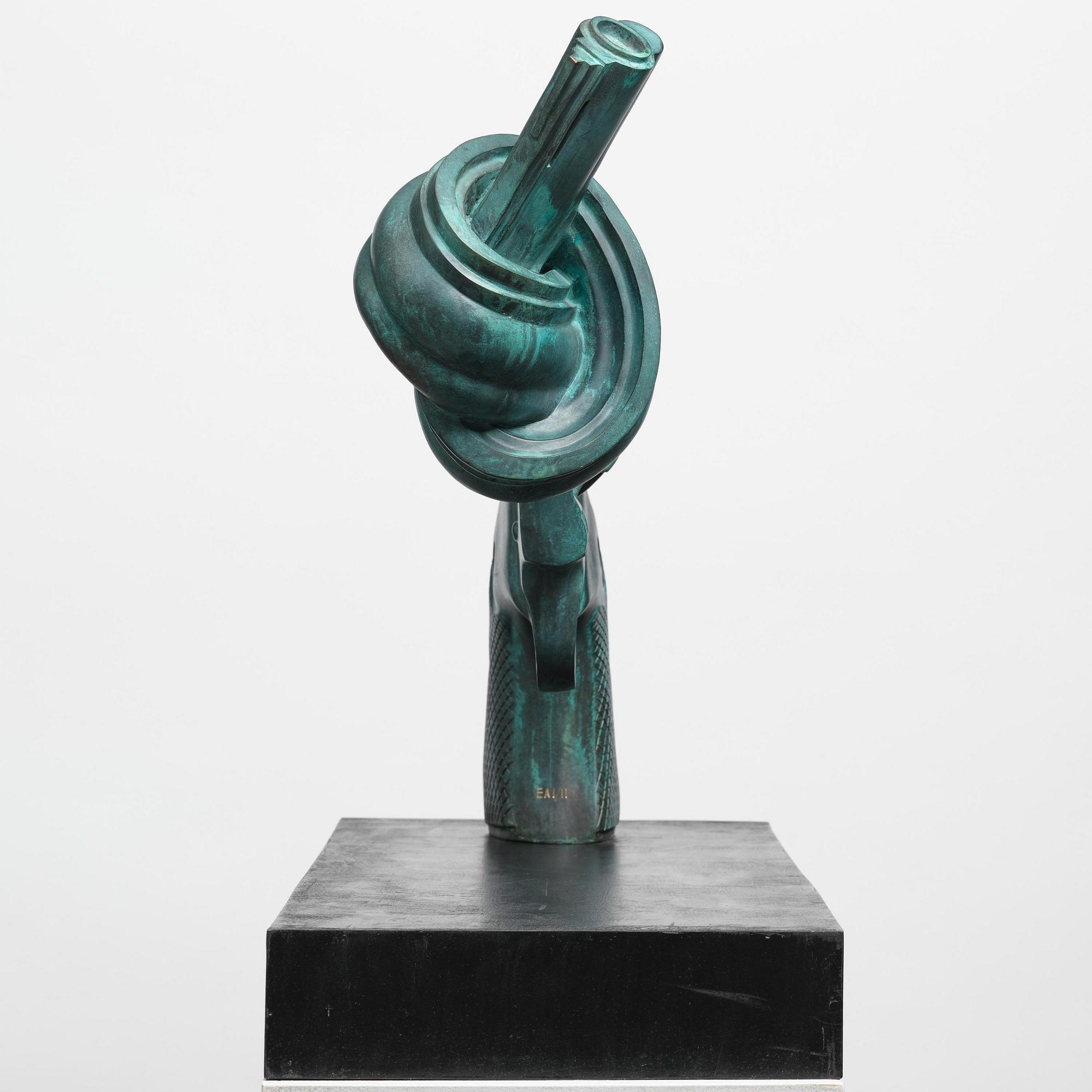 Carl Fredrik Reuterswärd, "Non Violence".